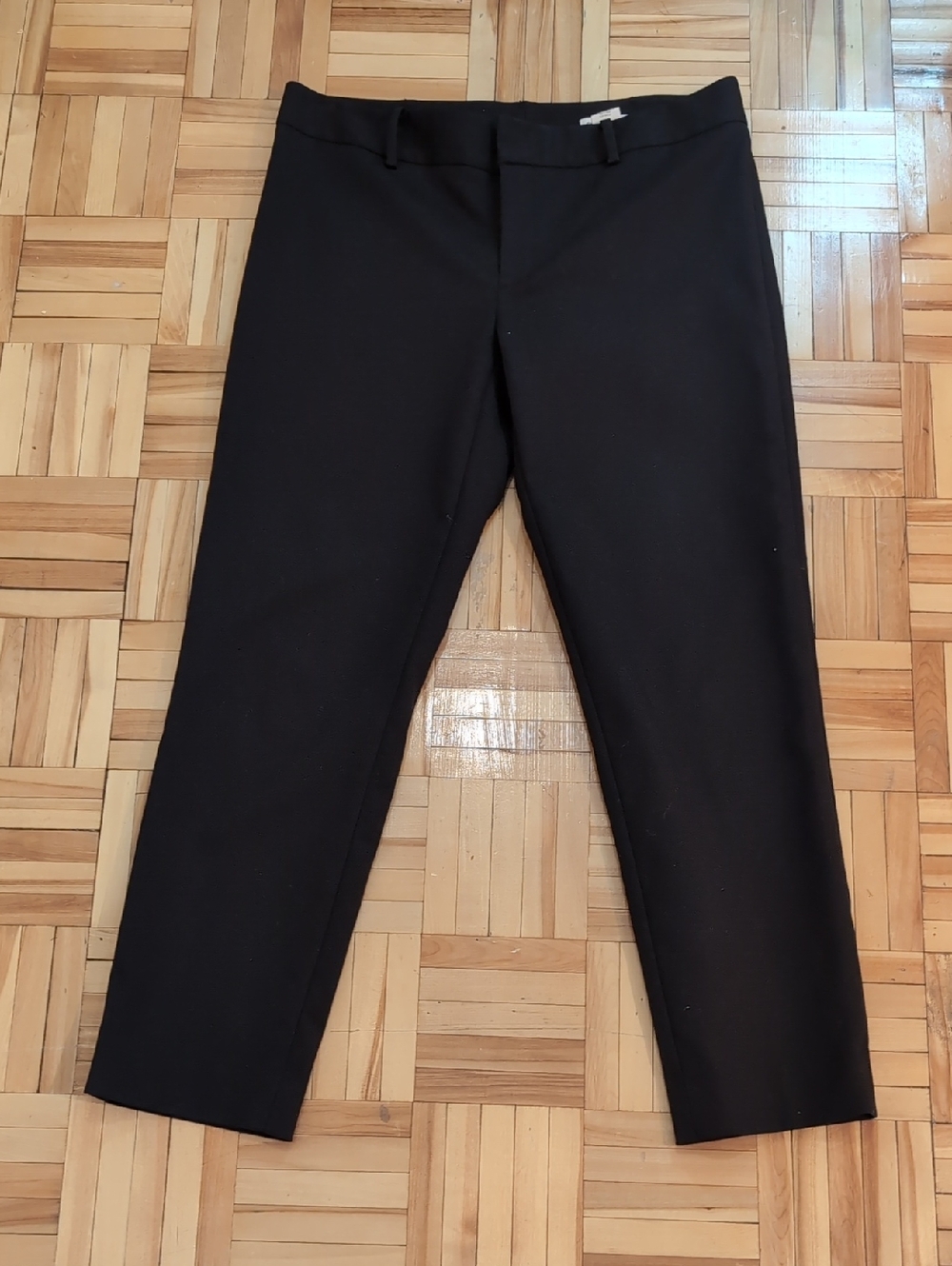 Club Monaco Black Capris Size 6
